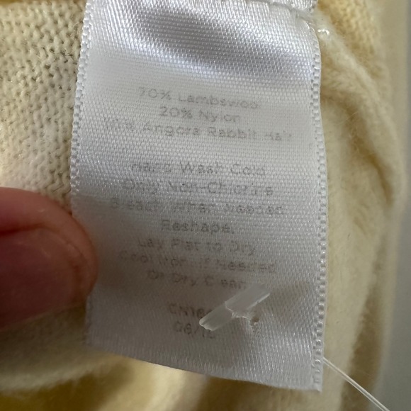 Talbots Sweater M Butter Yellow Argyle Pearl Button Lambswool Academia Preppy - Picture 2 of 4